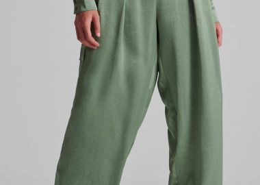 Loose fit cargo παντελόνι με 3D crinkle εφέ - FUNKY BUDDHA - 