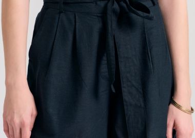 Loose fit linen blend σορτς με πιέτες και ζώνη - FUNKY BUDDHA - 