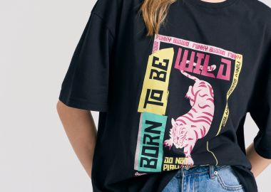 Loose fit μακρύ t-shirt με frame τύπωμα στο στήθος - FUNKY BUDDHA - 