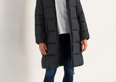 Μακρύ μπουφάν με λάστιχο στην κουκούλα σε μαύρο χρώμα -  - 