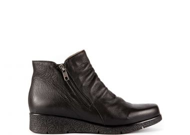 Μαύρο δερμάτινο μποτάκι με πλατφόρμα - MIGATO - 