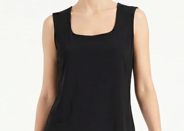 ΜΑΥΡΗ ΑΜΑΝΙΚΗ ΜΠΛΟΥΖΑ ΜΕ ΤΕΤΡΑΓΩΝΟ ΛΑΙΜΟ - Anna Raxevsky - 