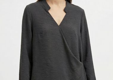 ΜΑΥΡΗ ΚΡΟΥΑΖΕ ΜΠΛΟΥΖΑ ΜΕ ΣΟΥΡΑ - Anna Raxevsky - 