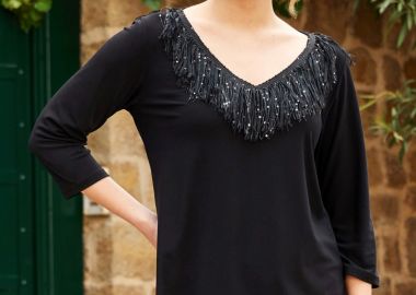 ΜΑΥΡΗ ΜΠΛΟΥΖΑ ΜΕ ΚΡΟΣΙΑ - Anna Raxevsky - 