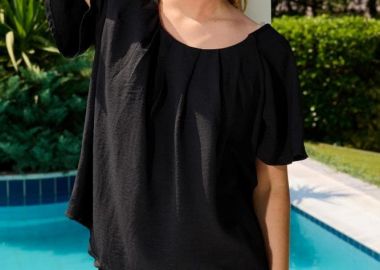 ΜΑΥΡΗ ΜΠΛΟΥΖΑ ΜΕ ΠΙΕΤΕΣ - Anna Raxevsky - 