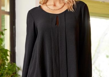 ΜΑΥΡΗ ΜΠΛΟΥΖΑ ΜΕ ΠΙΕΤΕΣ - Anna Raxevsky - 