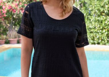 ΜΑΥΡΗ ΖΑΚΑΡ ΜΠΛΟΥΖΑ ΣΕ ΙΣΙΑ ΓΡΑΜΜΗ - Anna Raxevsky - 