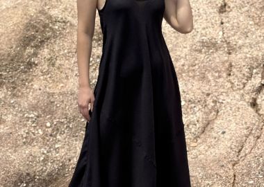 ΜΑΥΡΟ ΦΟΡΕΜΑ LINEN-LOOK ΜΕ ΔΙΑΚΟΣΜΗΤΙΚΑ ΓΑΖΙΑ - Anna Raxevsky - 