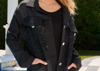 ΜΑΥΡΟ ΜΠΟΥΦΑΝ ΜΕ ΠΑΓΙΕΤΑ ΚΑΙ ΦΤΕΡΑ - Anna Raxevsky - 