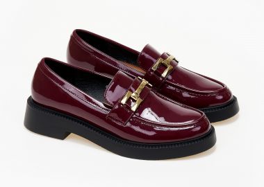 Μοκασίνια με μεταλλική λεπτομέρεια - Μπορντώ - Issue - 