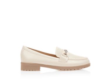 Μοκασίνια μπεζ δερματίνη με διάτρητο σχέδιο και αγκράφα ΜΠΕΖ - Tsoukalas - 