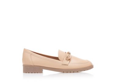 Μοκασίνια nude δερματίνη με χρυσή διακοσμητική αγκράφα. NUDE - Tsoukalas - 