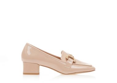 Μοκασίνια nude λουστρίνι με χρυσή αγκράφα και τετράγωνο τελείωμα NUDE - Tsoukalas - 