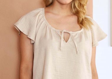 ΜΠΕΖ ΜΠΛΟΥΖΑ LINEN-LOOK ΜΕ ΣΟΥΡΑ ΣΤΗΝ ΛΑΙΜΟΚΟΨΗ - Anna Raxevsky - 