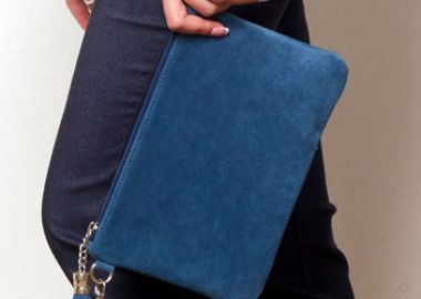 ΜΠΛΕ ΔΕΡΜΑΤΙΝΟΣ ΣΟΥΕΝΤ ΦΑΚΕΛΟΣ - Anna Raxevsky - 