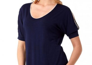 ΜΠΛΕ ΜΠΛΟΥΖΑ ΜΕ ΑΝΟΙΓΜΑ ΣΤΟΥΣ ΩΜΟΥΣ - Anna Raxevsky - 