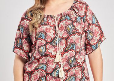 Μπλούζα από ρεγιόν εμπριμέ με ελαστική λαιμόκοψη -  - 