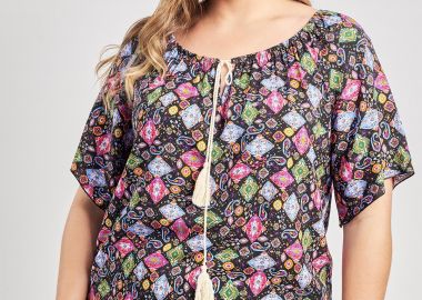 Μπλούζα από ρεγιόν εμπριμέ με ελαστική λαιμόκοψη -  - 