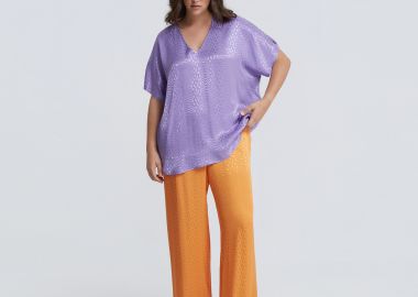 Μπλούζα βισκόζη V με ανάγλυφη υφή - MAT FASHION - 