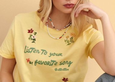 Μπλούζα κοντομάνικη με στάμπα και κεντήματα - 5206179086332 -  - 