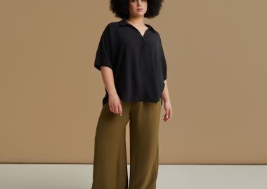 Μπλούζα κρεπ airwashed με κοντό μανίκι και γιακά - MAT FASHION - 