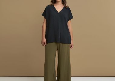 Μπλούζα κρεπ airwashed με V-λαιμόκοψη και πιέτα μπροστά - MAT FASHION - 