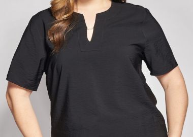 Μπλούζα με v λαιμόκοψη και διακόσμηση -  - 