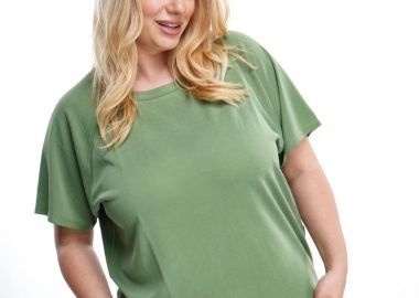 Μπλούζα plus size cupro με ρεγκλάν μανίκια σε λαδί χρώμα -  - 