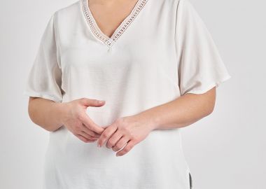 Μπλούζα washed ανάγλυφο με κροσέ στο V -  - 