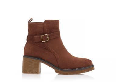 Μποτάκια καφέ σουέτ με διακοσμητικό λουράκι με αγκράφα και φερμουάρ ΚΑΦΕ - Tsoukalas - 