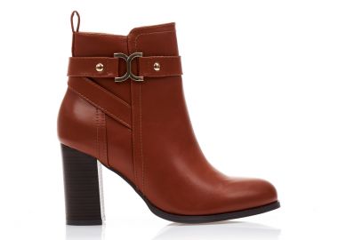 Μποτάκια κάμελ δερματίνη με χρυσή αγκράφα και φερμουάρ ΚΑΜΕΛ - Tsoukalas - 