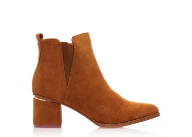 Μποτάκια κάμελ σουέτ με μεταλλική λεπτομέρεια στο τακούνι ΚΑΜΕΛ - Tsoukalas - 