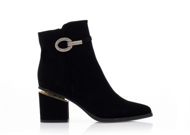 Μποτάκια μαύρα δερματίνη με χρυσή αγκράφα από στρας και λεπτομέρεια στο τακούνι ΜΑΥΡΟ - Tsoukalas - 