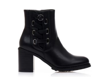 Μποτάκια μαύρα δερματίνη με ιδιαίτερο σχέδιο από λουράκια και φερμουάρ ΜΑΥΡΟ - Tsoukalas - 
