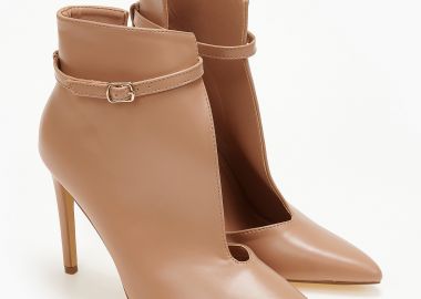 Μποτάκια με ιδιαίτερο κόψιμο - Nude - Issue - 
