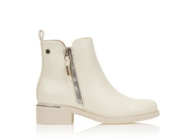 Μποτάκια μπεζ δερματίνη με μεταλλική λεπτομέρια στο τακούνι ΜΠΕΖ - Tsoukalas - 