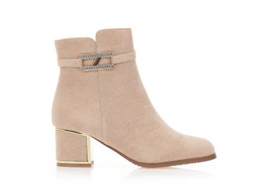 Μποτάκια μπεζ σουετ με αγκράφα με στρας και στρογγυλό τελείωμα ΜΠΕΖ - Tsoukalas - 