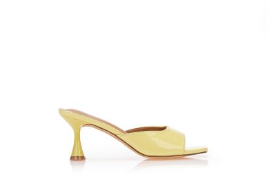 Mules κίτρινα με ιδιαίτερο τακούνι ΚΙΤΡΙΝΟ - Tsoukalas - 