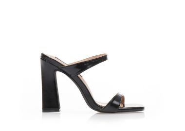 Mules μαύρα δερματίνη με λεπτή φάσα και ιδιαίτερο τακούνι ΜΑΥΡΟ - Tsoukalas - 