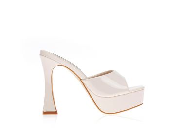 Mules μπεζ λουστρίνι με φιάπα και ιδιαίτερο τακούνι ΜΠΕΖ - Tsoukalas - 