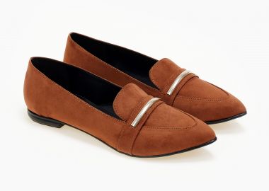 Μυτερά loafers με διακοσμητική αγκράφα - Ταμπά - Issue - 