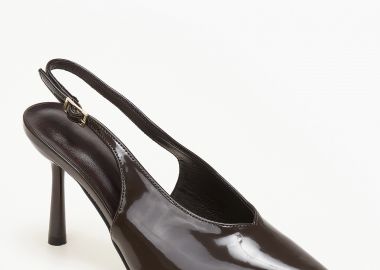 Μυτερές εξώφτερνες γόβες λουστρίνι - Καφέ - Issue - 