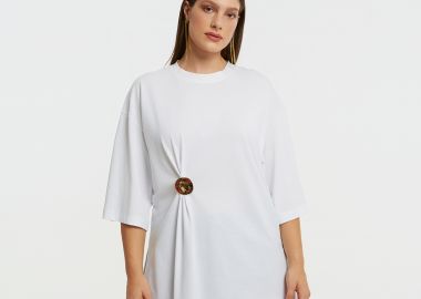 Oversized βαμβακερό t-shirt με μεταλλική λεπτομέρεια - MAT FASHION - 