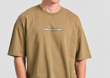 Oversized garment dyed t-shirt με retro frame τύπωμα - FUNKY BUDDHA - 