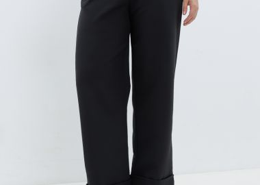 Παντελόνα με ρεβέρ στο τελείωμα σε μαύρο χρώμα -  - 