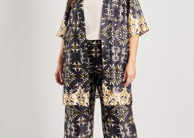 Παντελόνα σε γεωμετρικό εμπριμέ σατινέ -  - 