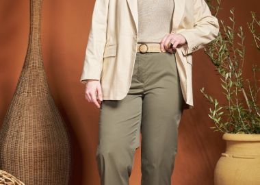 Παντελόνι cropped καμπαρντίνα με κουμπάκια στο τελείωμα -  - 