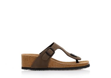 Παντόφλες καφέ σουέτ με διακοσμητική αγκράφα ΚΑΦΕ - Tsoukalas - 