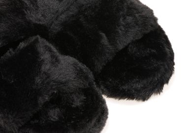 Παντόφλες μαύρες γούνινες με φαρδιά λουράκια ΜΑΥΡΟ - Tsoukalas - 