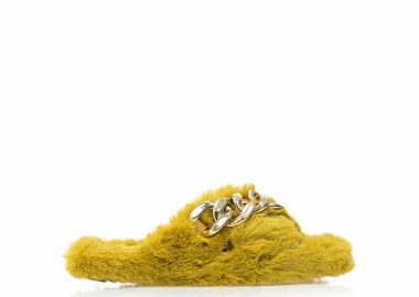 Παντόφλες μουσταρδί γούνινες χιαστί με αλυσίδα ΜΟΥΣΤΑΡΔΙ - Tsoukalas - 